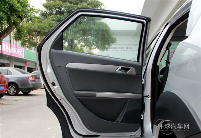 2014款 CROSS 1.5L 手動智驅尊逸型