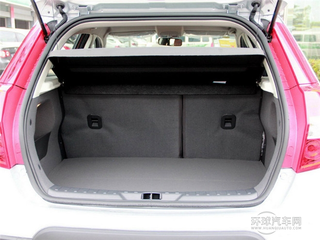 2014款 CROSS 1.5L 手動智驅尊逸型