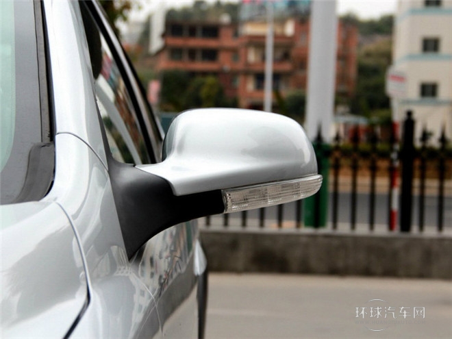 2014款 CROSS 1.5L 手動智驅尊逸型