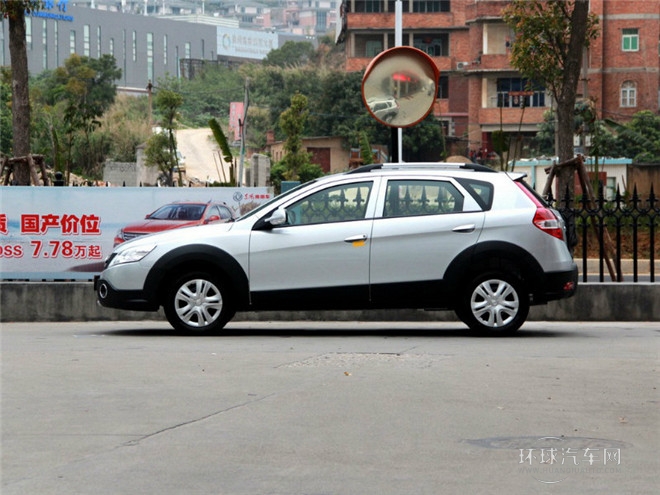 2014款 CROSS 1.5L 手動智驅尊逸型