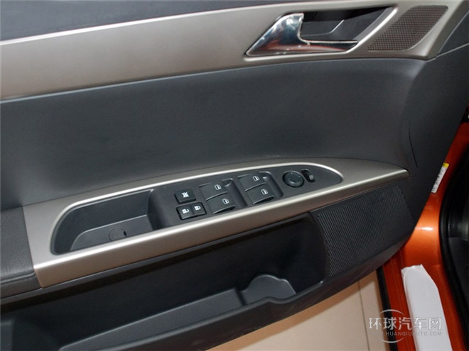 2014款 CROSS 1.5L 手動智驅感恩版