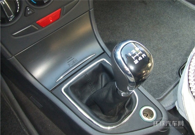 2014款 CROSS 1.5L 手動智驅尊尚型