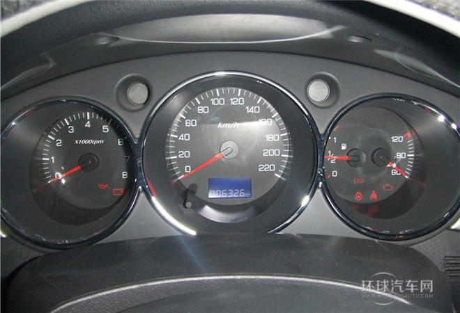 2014款 CROSS 1.5L 手動智驅尊尚型