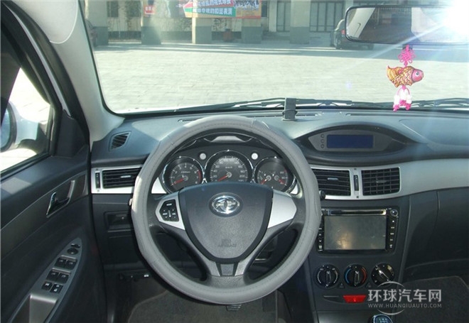 2014款 CROSS 1.5L 手動智驅尊尚型