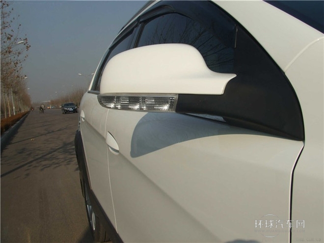 2014款 CROSS 1.5L 手動智驅尊尚型