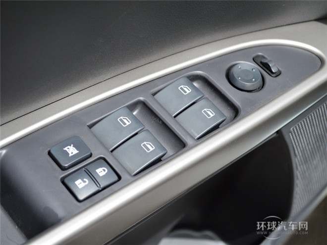 2014款 1.5L 手動智驅(qū)感恩版