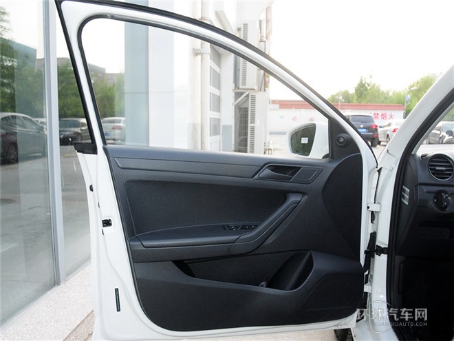 2015款 1.6L 自動時尚型