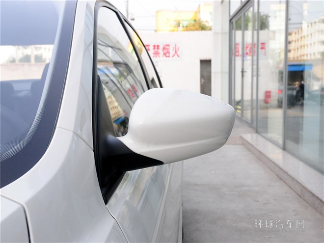 2015款 1.6L 自動(dòng)時(shí)尚型