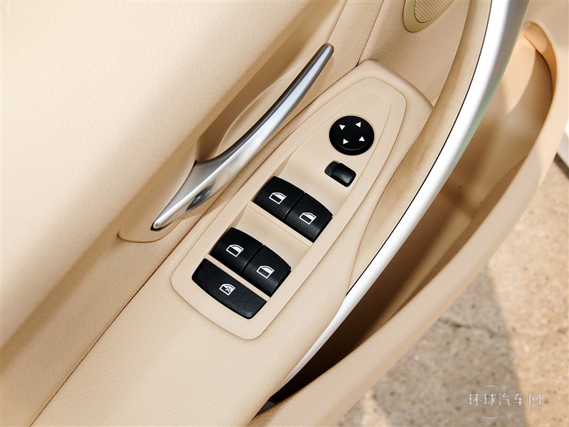 2015款 320i 進(jìn)取型