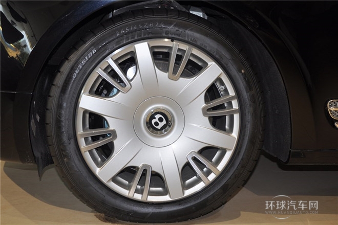 2014款 6.8T 手自一體 尊貴型