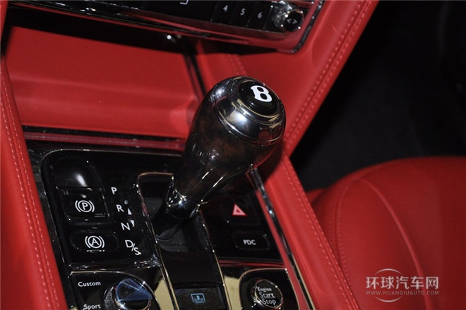 2014款 6.8T 手自一體 尊貴型