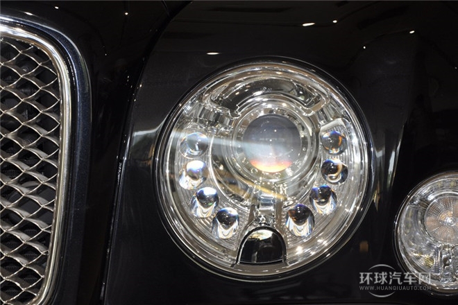 2014款 6.8T 手自一體 尊貴型