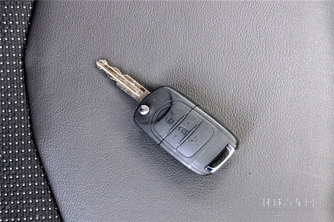 2014款 CROSS 1.5L 手動(dòng)標(biāo)準(zhǔn)型