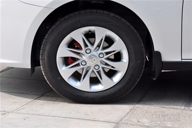 2014款 CROSS 1.5L 手動標(biāo)準(zhǔn)型