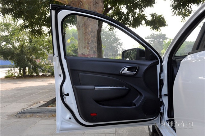 2014款 CROSS 1.5L 手動標準型