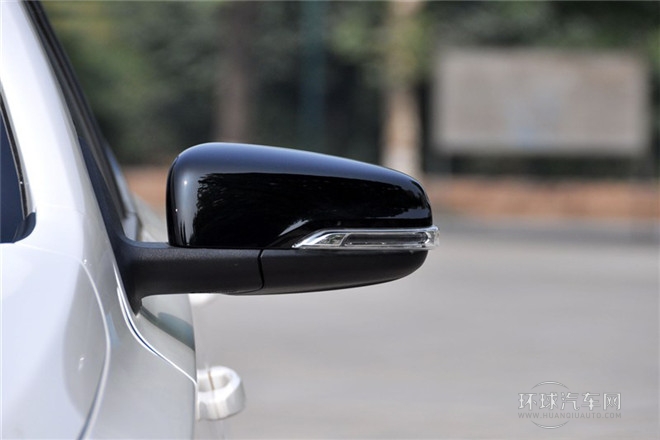 2014款 CROSS 1.5L 手動標準型