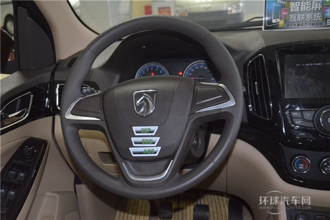 2014款 1.8L 手動(dòng)舒適型 7座