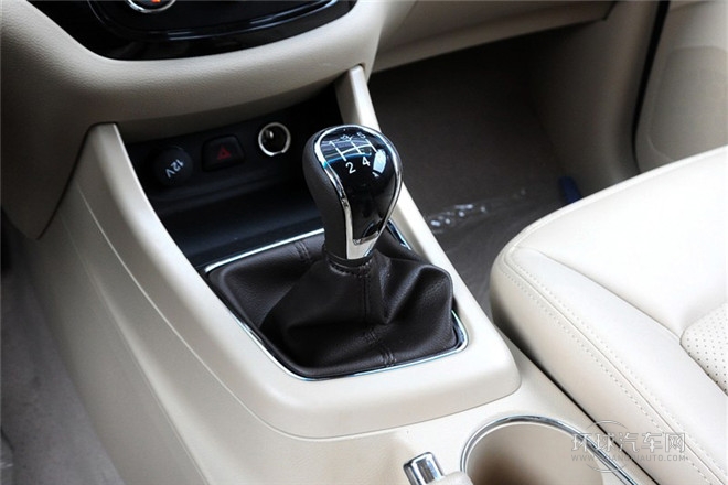 2014款 1.5L 手動(dòng)舒適型 7座