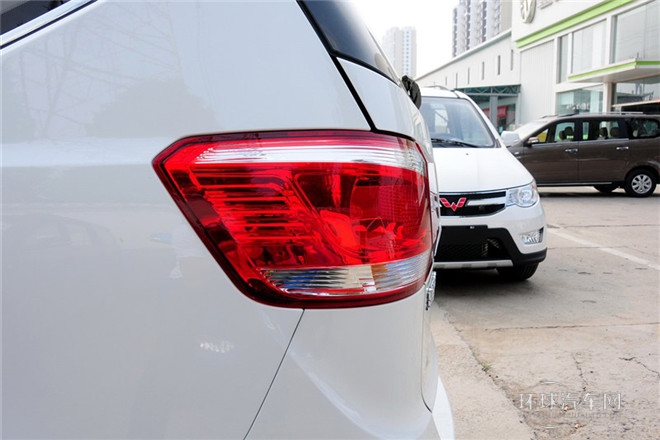 2014款 1.5L 手動(dòng)舒適型 7座