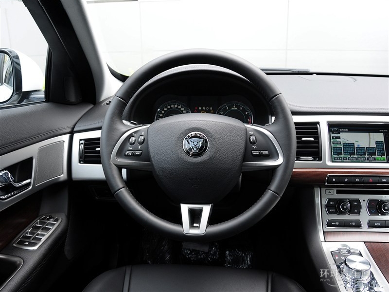 2015款XF 2.0T Sportbrake 風(fēng)華版