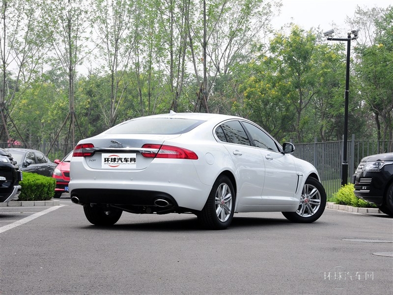 2015款XF 2.0T Sportbrake 風(fēng)華版