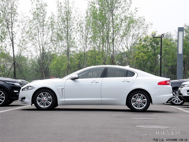 2015款XF 2.0T Sportbrake 風(fēng)華版