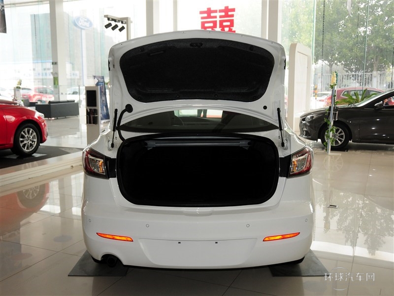 2015款 三廂 1.6L 自動精英型