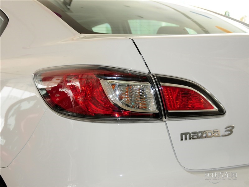 2015款 三廂 1.6L 自動精英型