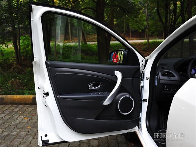 2015款 2.0L 時(shí)尚版