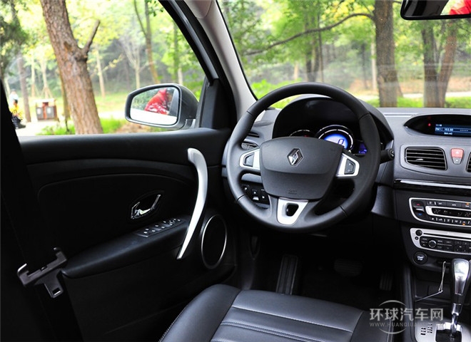 2015款 2.0L 時(shí)尚版