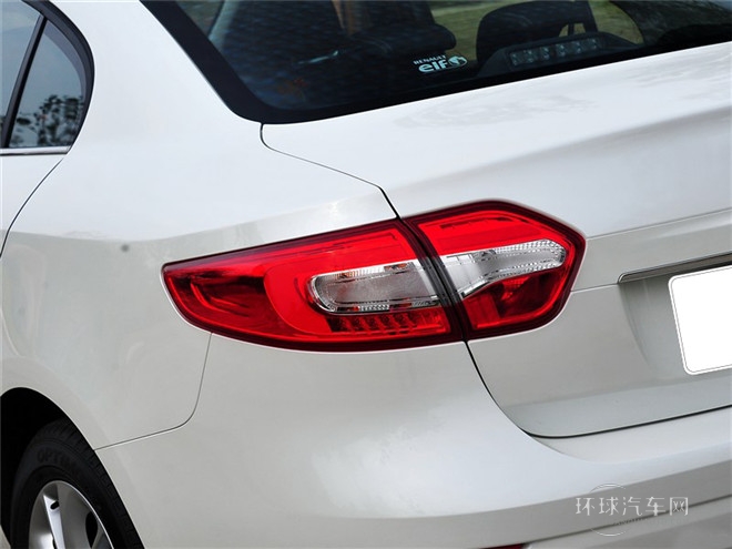 2015款 2.0L 時尚版