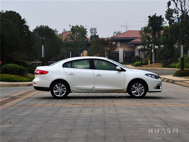 2015款 2.0L 時尚版