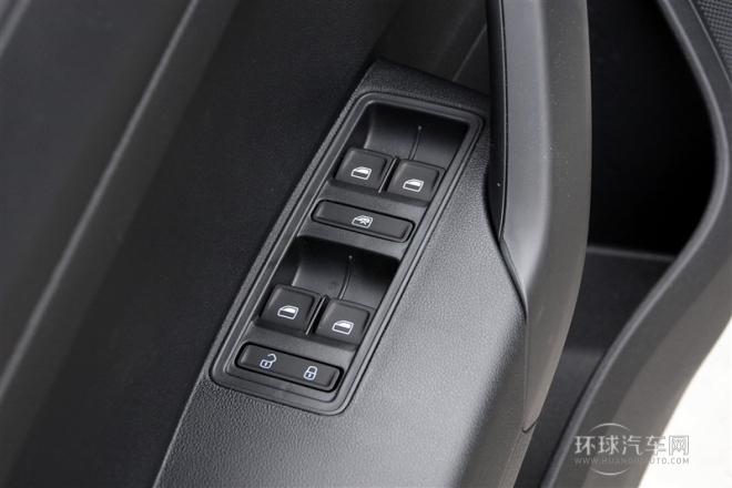 2015款 1.6L 自動樂選型