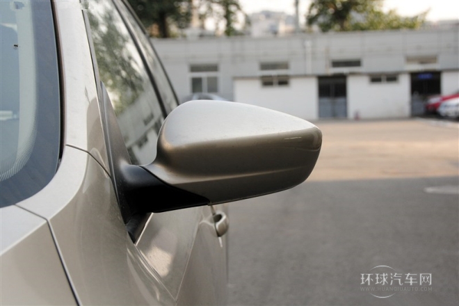 2015款 1.6L 手動智選型