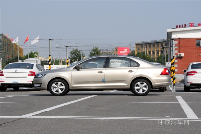 2015款 1.6L 手動智選型