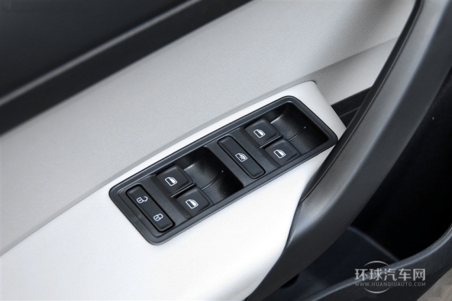 2015款 1.6L 自動智選型