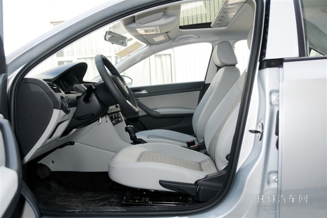 2015款 1.6L 自動智選型