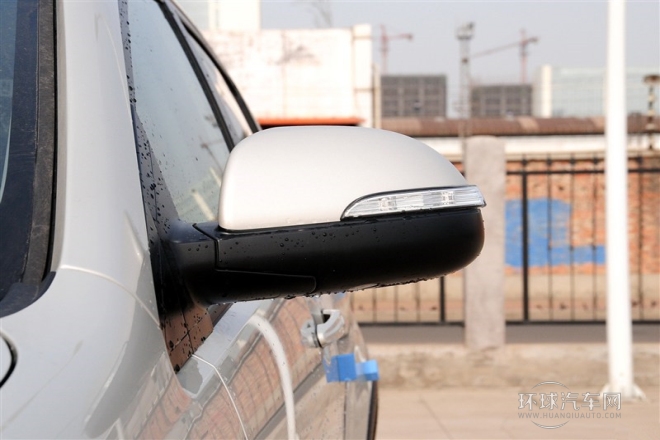 2015款 2.0L 兩驅手動致純版