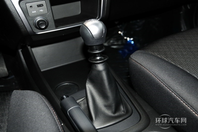 2015款 2.0L 兩驅手動致真版