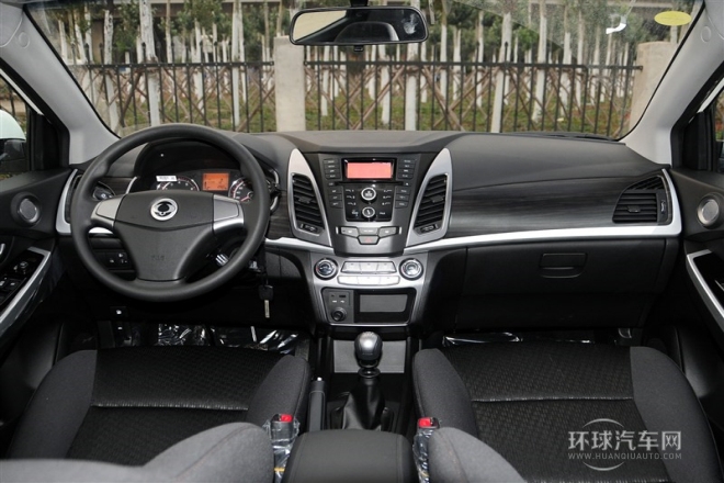 2015款 2.0L 兩驅手動致真版