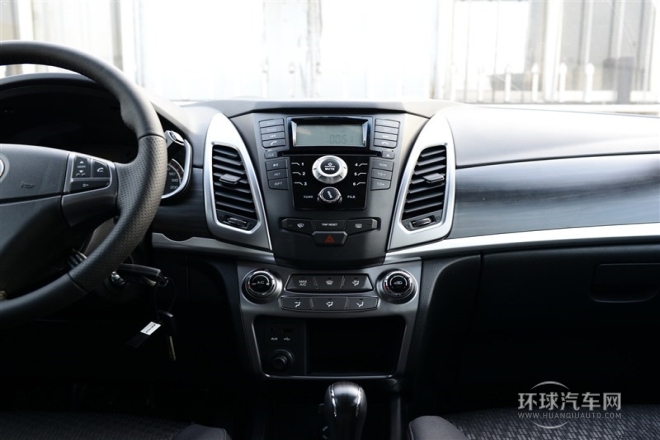 2015款 2.0L 兩驅自動致純版