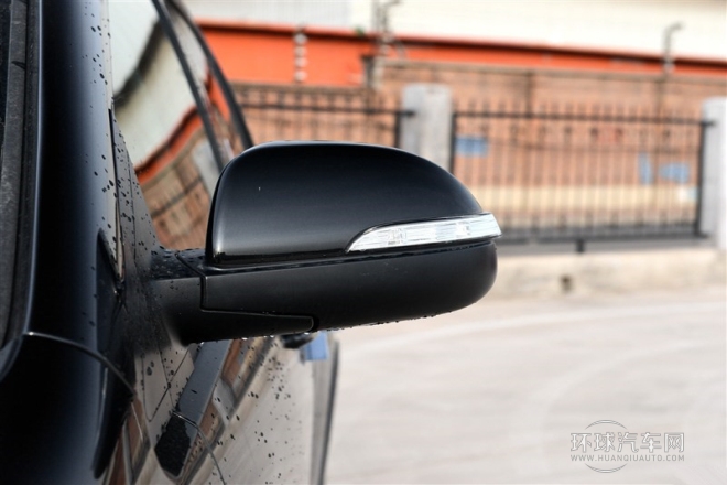 2015款 2.0L 兩驅(qū)自動(dòng)致純版