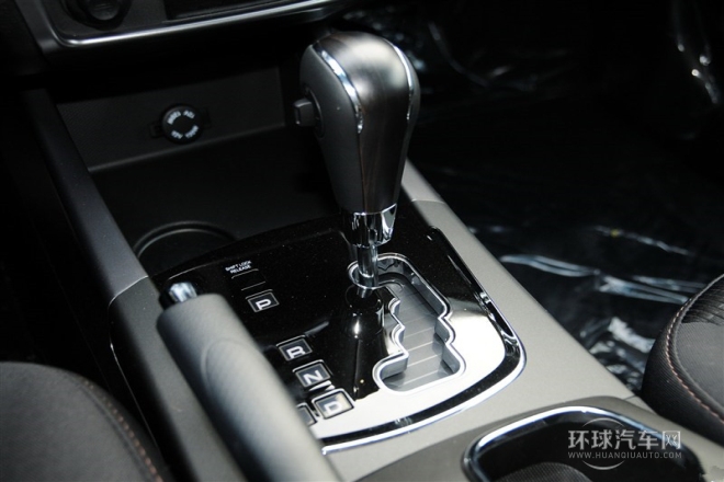 2015款 2.0L 兩驅(qū)自動(dòng)致享版