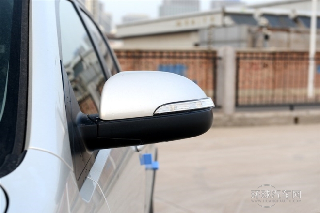 2015款 2.0L 四驅自動致純版