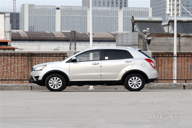 2015款 2.0L 四驅(qū)自動(dòng)致純版