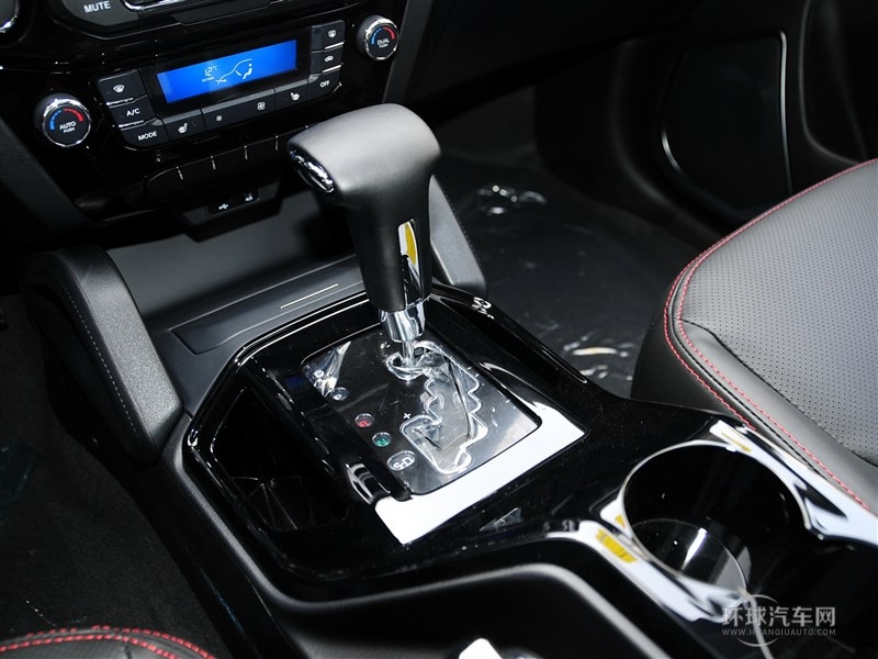 2015款 運(yùn)動(dòng)版 2.0L 自動(dòng)尊享型