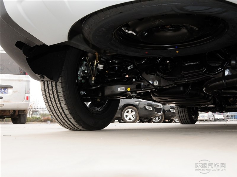 2015款 運(yùn)動(dòng)版 2.0L 自動(dòng)尊貴型