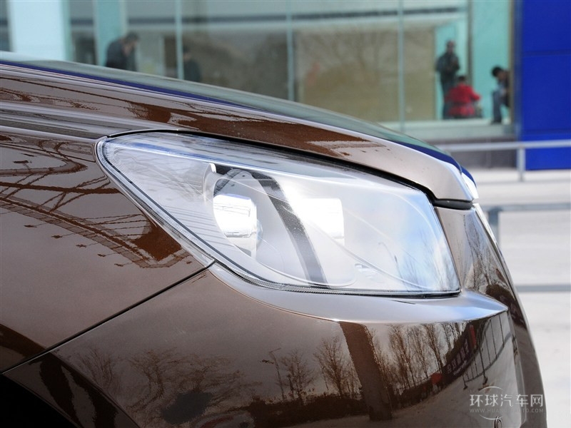 2015款 運動版 2.0L 自動尊貴型