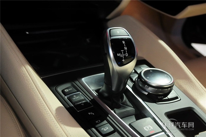 2015款 xDrive50i M運(yùn)動(dòng)型