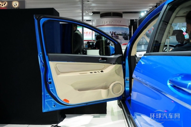 2015款 CROSS 1.5L 自動樂尚版